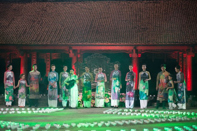 Hoa hậu Ngọc Hân, Thùy Dung trình diễn áo dài tại Văn Miếu - ảnh 14