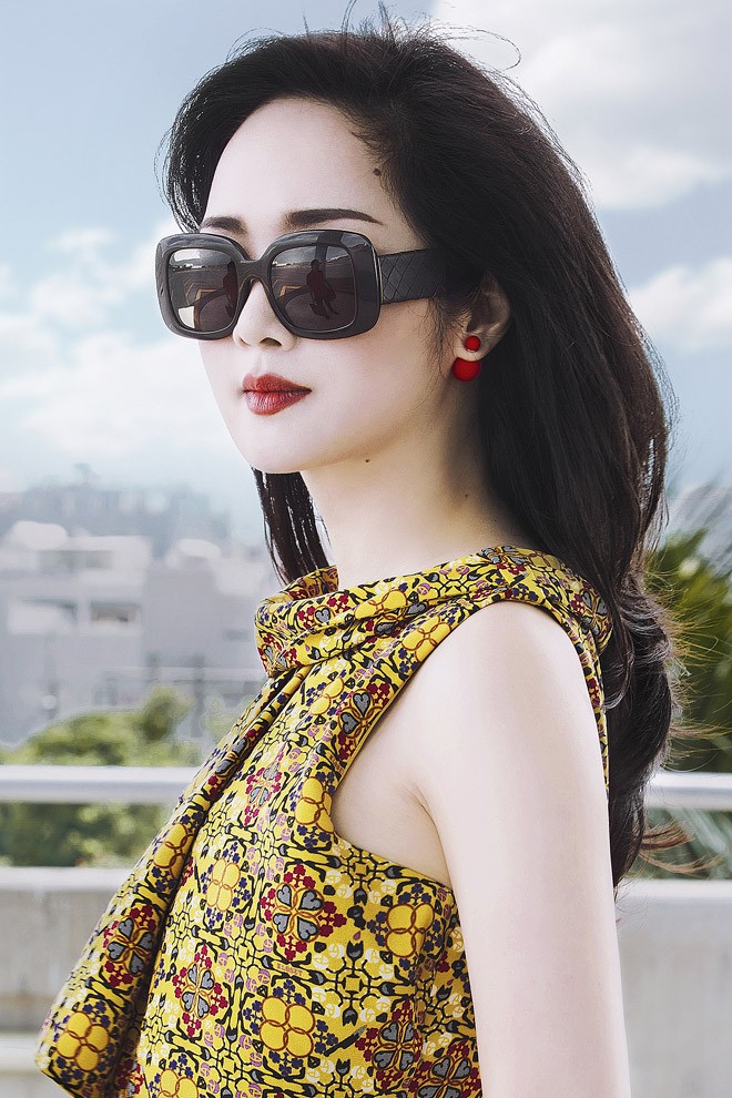 Hoa hậu Giáng My sành điệu, trẻ trung như thiếu nữ - ảnh 1