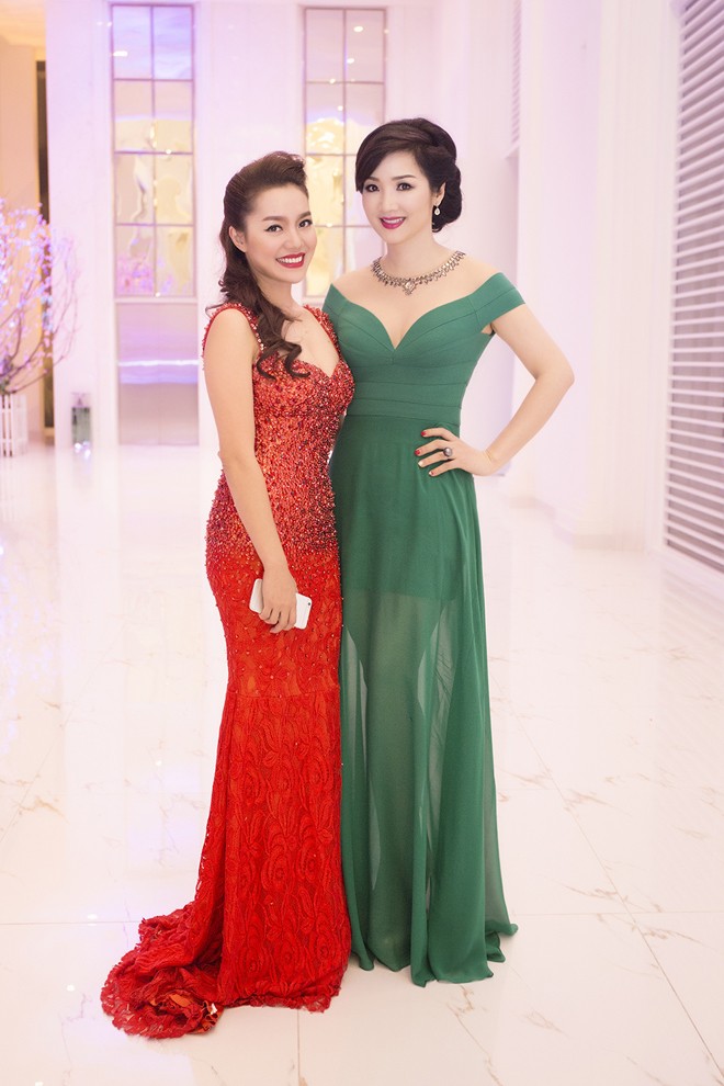Hoa hậu Giáng My diện váy dạ hội xanh gợi cảm - ảnh 11