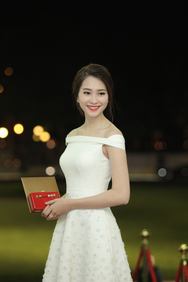 Lý Nhã Kỳ mời nữ tỷ phú Li Băng dự show thời trang - ảnh 6