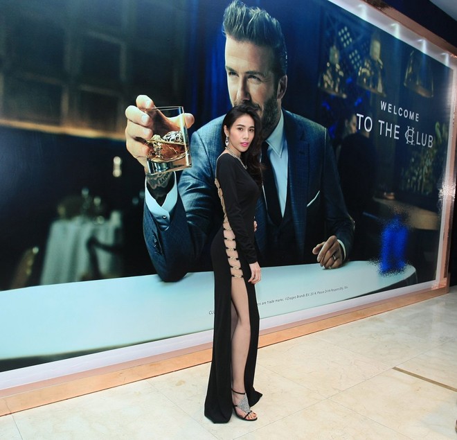 Hà Hồ, Thanh Hằng gợi cảm dự tiệc cùng David Beckham - ảnh 11