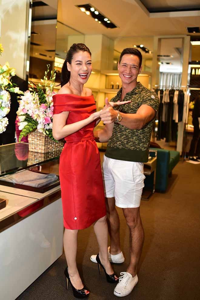 Trương Ngọc Ánh đi mua sắm cùng trai trẻ dịp sinh nhật - ảnh 9