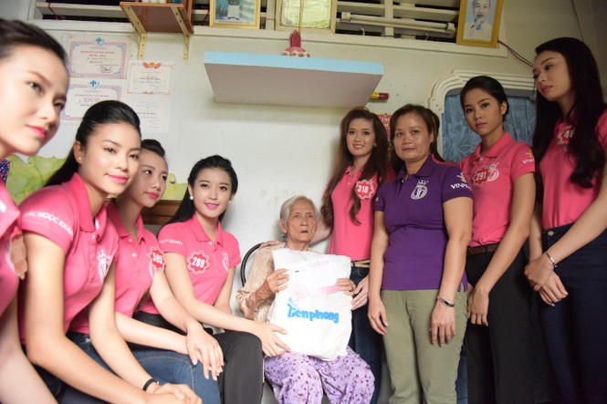 Nước mắt thí sinh hoa hậu ở nhà người cựu tù Phú Quốc - ảnh 10