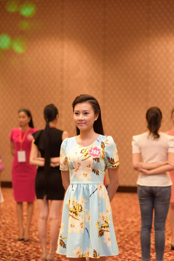 Thí sinh hoa hậu trải nghiệm trên sàn catwalk - ảnh 12