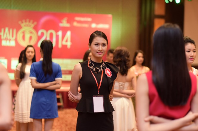 Thí sinh hoa hậu trải nghiệm trên sàn catwalk - ảnh 10