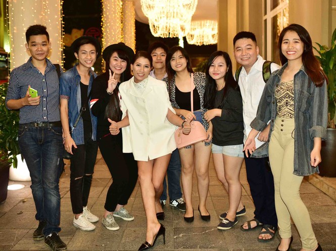Trang Trần khoe chân miên man, Ngọc Ánh chúm chím môi cười - ảnh 11