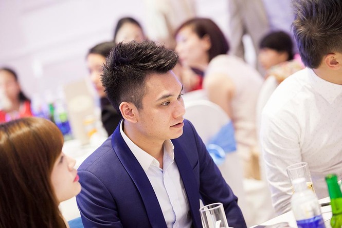 Tuấn Hưng nũng nịu làm lễ đầy tháng cho con trai - ảnh 10