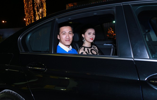 Hương Giang Idol bẽn lẽn bên bạn trai Việt kiều - ảnh 1
