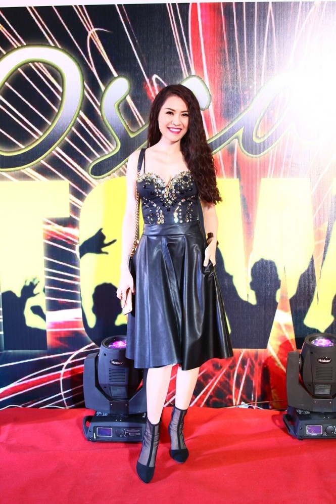 Hương Giang Idol bẽn lẽn bên bạn trai Việt kiều - ảnh 8