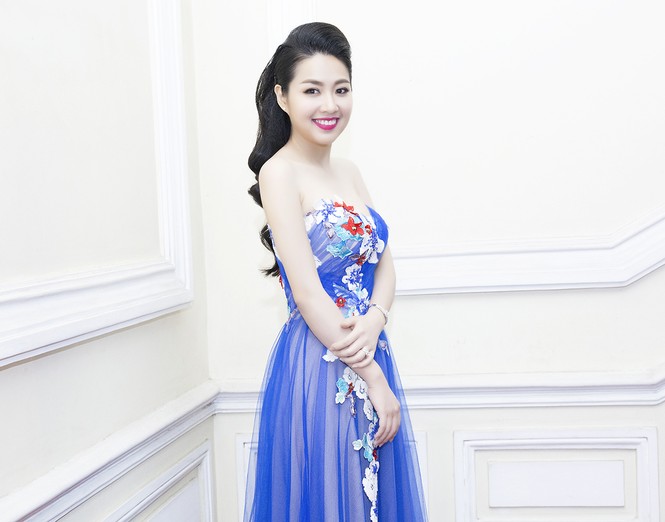 Lê Khánh xuất hiện gợi cảm cùng chồng sau lễ cưới - ảnh 5
