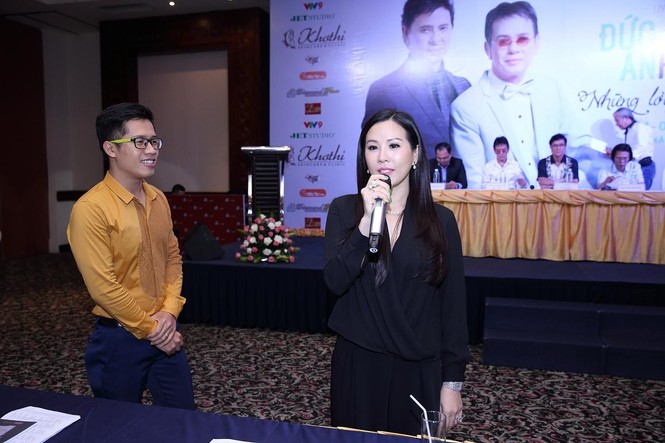 Thu Hoài diện cả 'cây đen', sánh đôi bên nhạc sĩ Đức Huy - ảnh 6