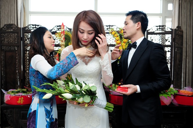 Ngân Khánh và chú rể Việt kiều tình tứ trong lễ ăn hỏi - ảnh 6
