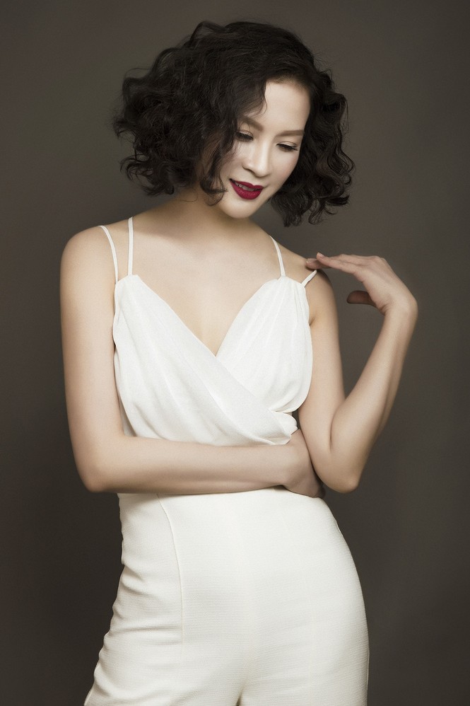 MC Thanh Mai quyến rũ đến 'ngỡ ngàng' với jumpsuit - ảnh 4