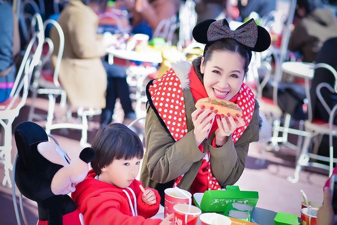 Dương Thùy Linh hạnh phúc bên chồng con ở Nhật - ảnh 8