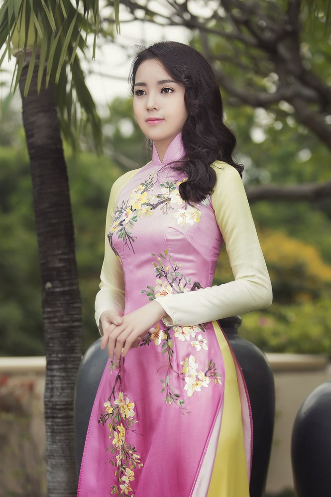 Kỳ Duyên tha thướt áo dài dạo bước phố Xuân - ảnh 6