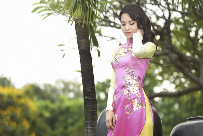 Kỳ Duyên tha thướt áo dài dạo bước phố Xuân - ảnh 7