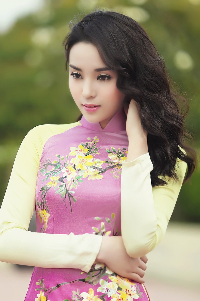 Kỳ Duyên tha thướt áo dài dạo bước phố Xuân - ảnh 9
