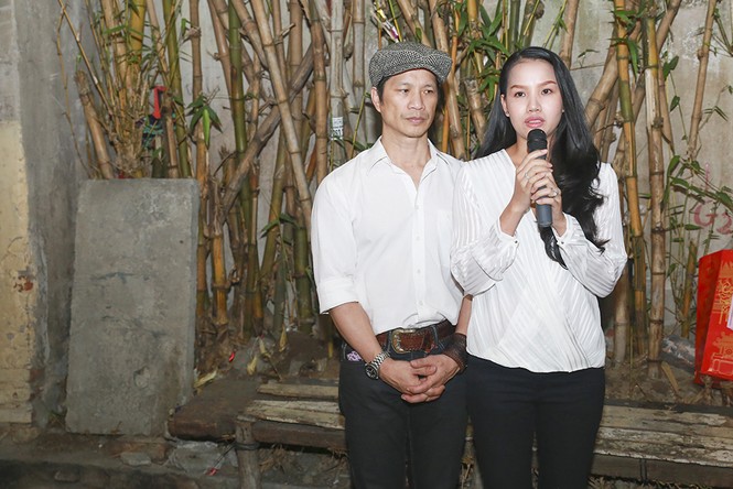 Vợ chồng Dustin Nguyễn đi thăm xóm chạy thận ở thủ đô - ảnh 6