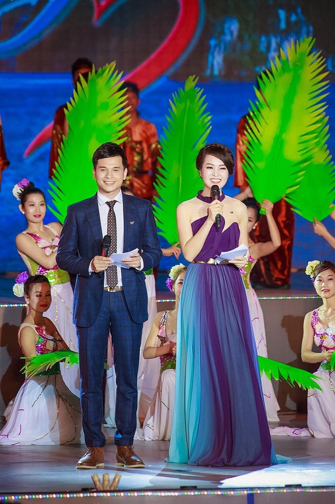 Á hậu Thụy Vân lộng lẫy làm MC Carnaval Hạ Long - ảnh 10