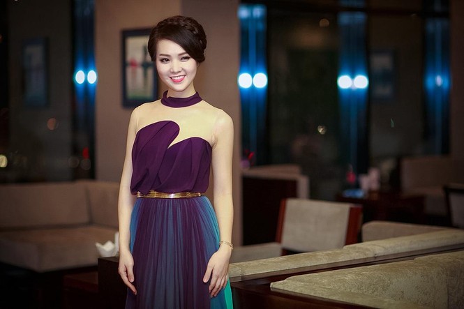 Á hậu Thụy Vân lộng lẫy làm MC Carnaval Hạ Long - ảnh 9