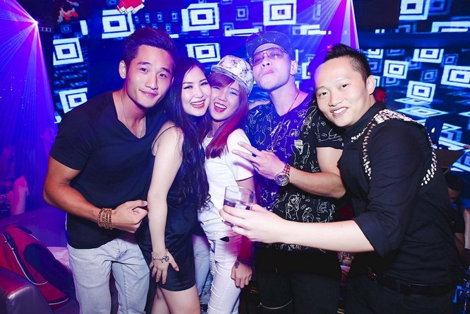 Hương Tràm gợi cảm đón sinh nhật tuổi 20 - ảnh 7