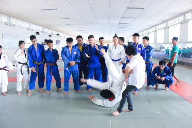 Phương Thanh tự tin so tài cùng vận động viên Judo - ảnh 1