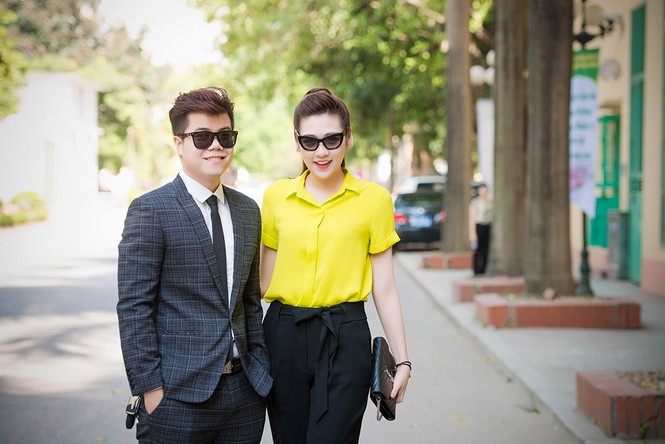 Á hậu Tú Anh xinh đẹp, rạng rỡ dưới cái nắng 40 độ - ảnh 2