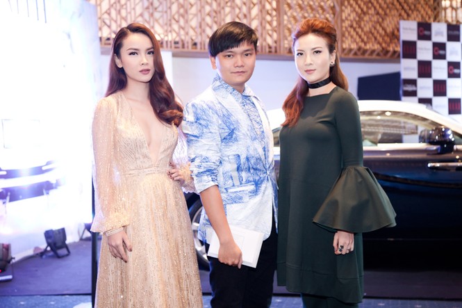 Yến Trang mặc váy khoét ngực 'táo bạo' dự tiệc - ảnh 10