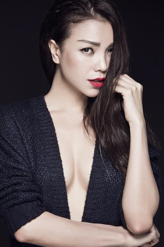 Trà Ngọc Hằng bán nude đầy khiêu khích - ảnh 10
