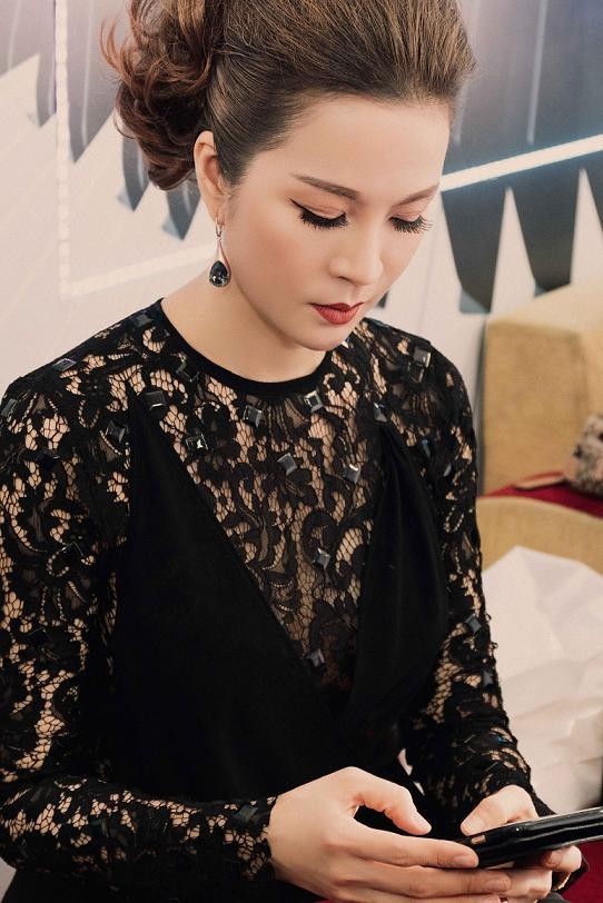 U40 Thanh Mai mặc váy xuyên thấu làm giám khảo - ảnh 5