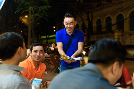 Chàng trai bán kẹo kéo gây chú ý tại Nhân tố bí ẩn - ảnh 9