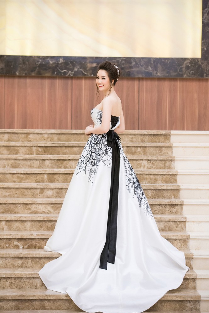Á hậu Thụy Vân làm MC - ảnh 4