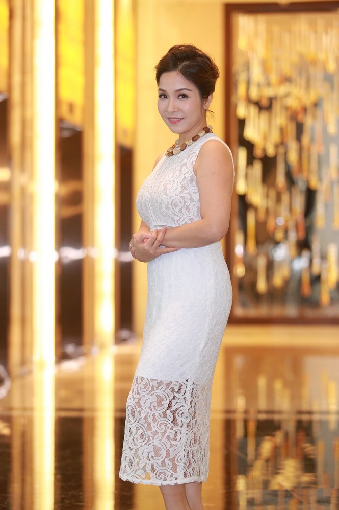 Mỹ Linh thanh lịch, quyến rũ - ảnh 1