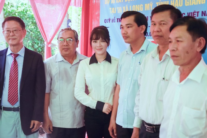 Lý Nhã Kỳ tài trợ 100 triệu xây nhà tình thương - ảnh 2