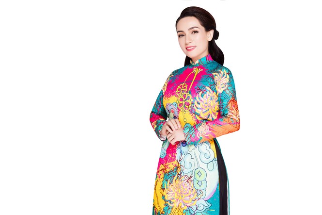 Phi Nhung quý phái với áo dài Nam Phương Hoàng hậu - ảnh 6