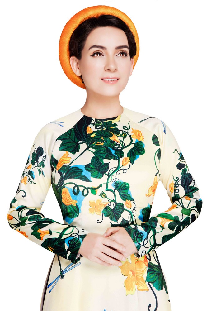 Phi Nhung quý phái với áo dài Nam Phương Hoàng hậu - ảnh 1