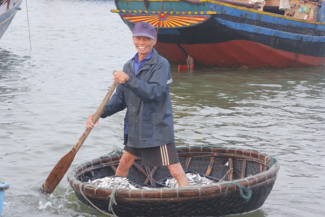 Nhộn nhịp cảng cá Cửa Nhượng - ảnh 7