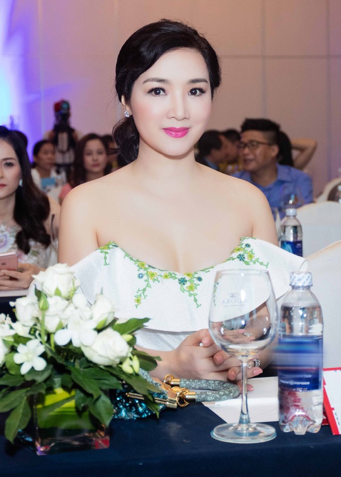 Giáng My quyến rũ ở tuổi 43 - ảnh 7