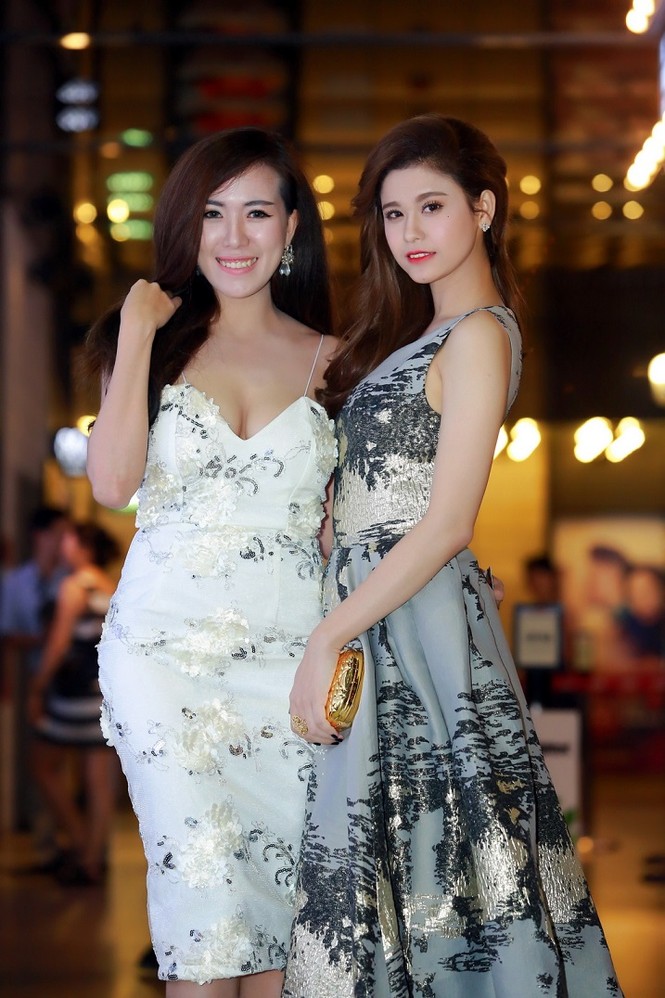MC Kỳ Duyên nắm tay bạn trai thân mật đi ra mắt phim - ảnh 8