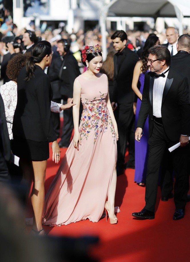 Lý Nhã Kỳ đội vương miện 'nữ hoàng' trên thảm đỏ Cannes - ảnh 5
