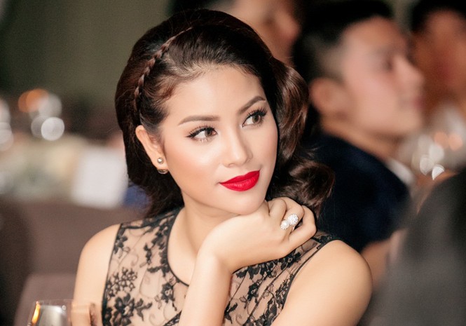 Phạm Hương quyến rũ với phong cách cổ điển - ảnh 5