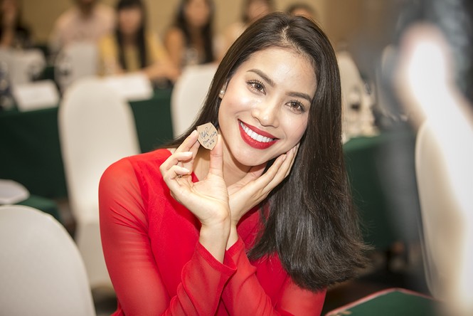 Thu Minh, Phạm Hương làm đại sứ bảo vệ động vật hoang dã - ảnh 2