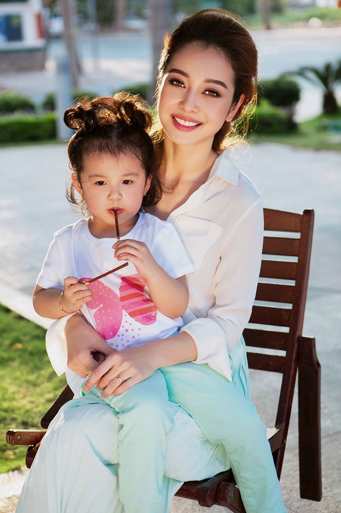 Jennifer Phạm và con gái đáng yêu với đồ đôi - ảnh 7