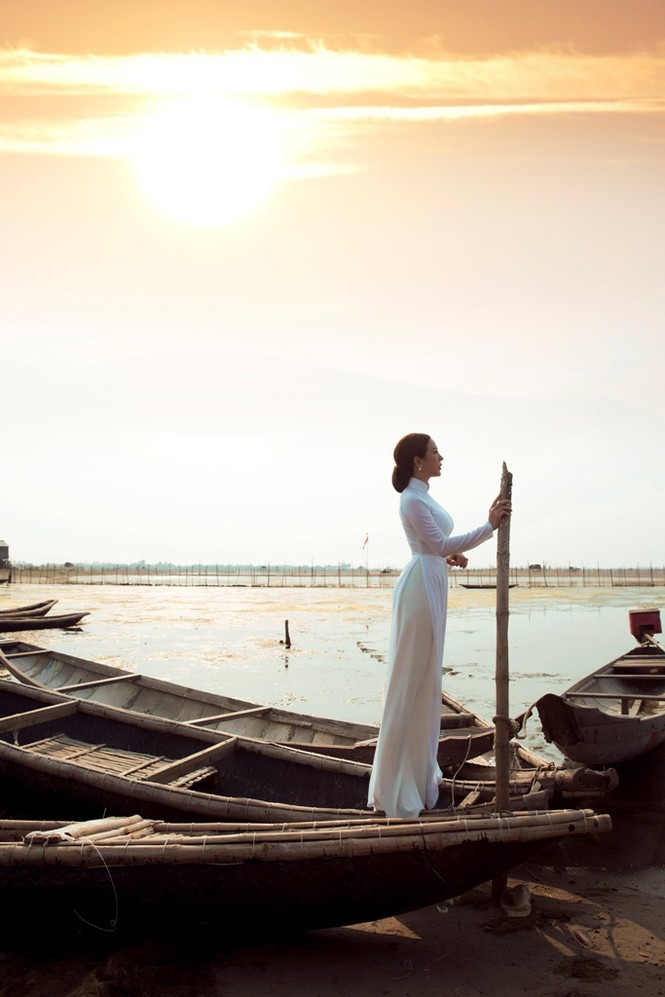Thu Hoài đẹp 'nao lòng' dưới ánh hoàng hôn của phá Tam Giang - ảnh 5