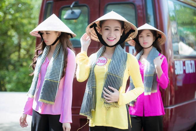 thí sinh hoa hậu mặc áo bà ba - ảnh 1