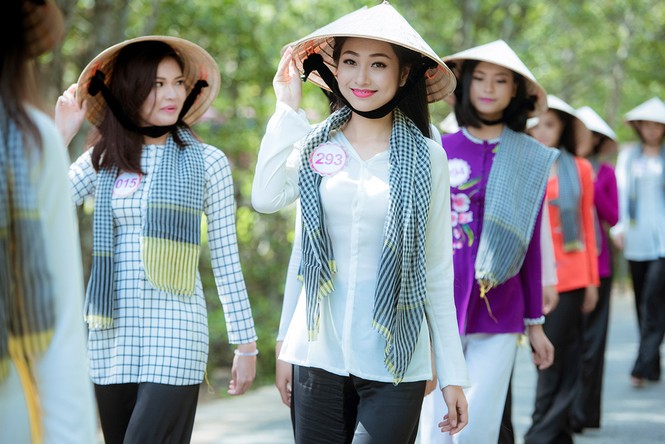 thí sinh hoa hậu mặc áo bà ba - ảnh 2