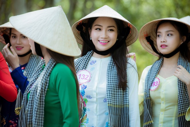 thí sinh hoa hậu mặc áo bà ba - ảnh 3