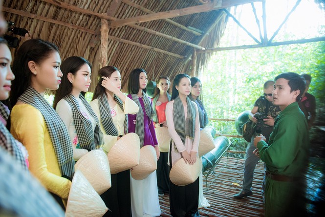 thí sinh hoa hậu mặc áo bà ba - ảnh 14