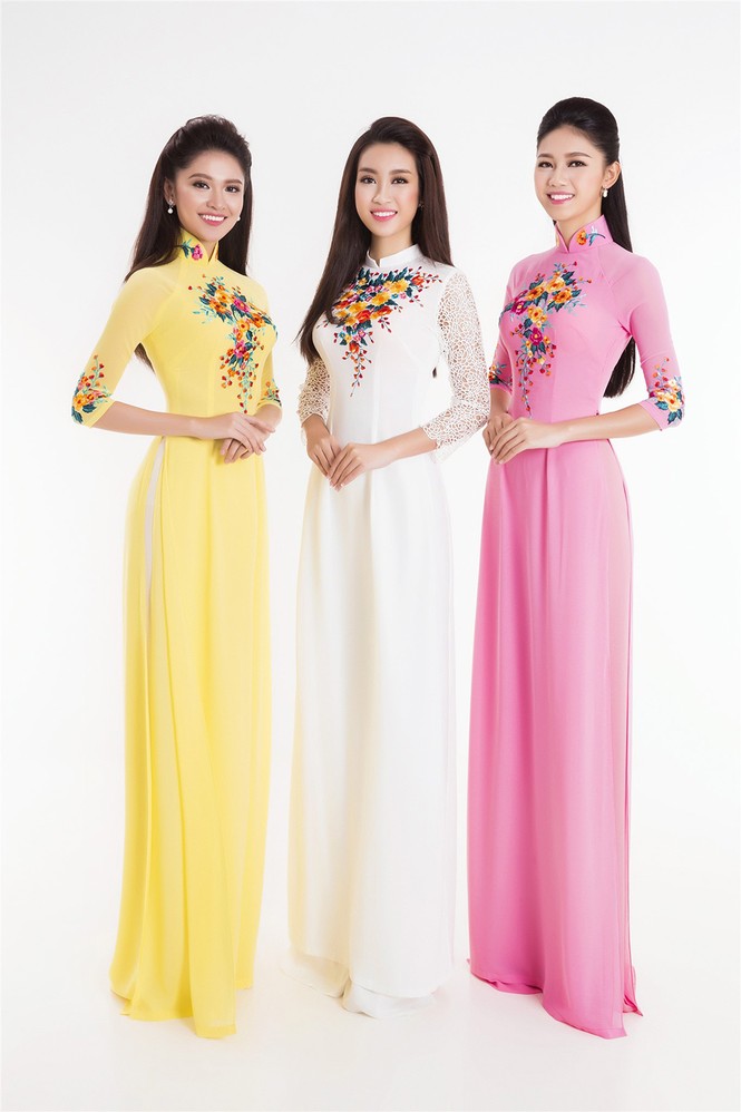 Vẻ đẹp trong veo, nền nã của Hoa hậu Mỹ Linh và hai Á hậu - ảnh 1