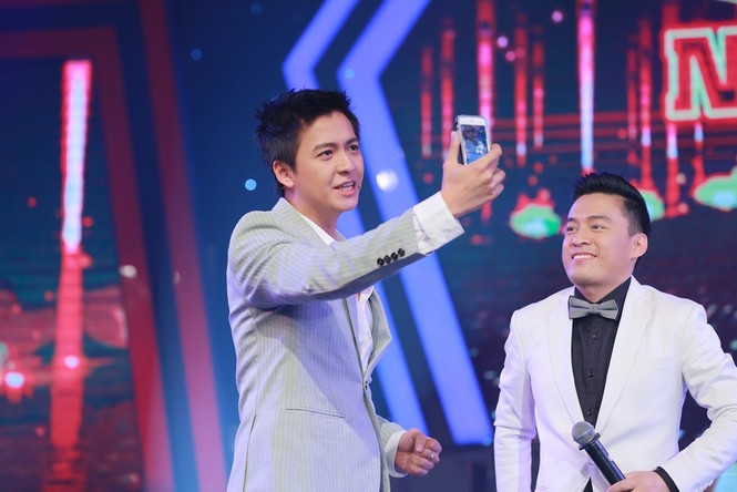 Ngô Kiến Huy 'lê lết' chụp ảnh cho Lam Trường - ảnh 7